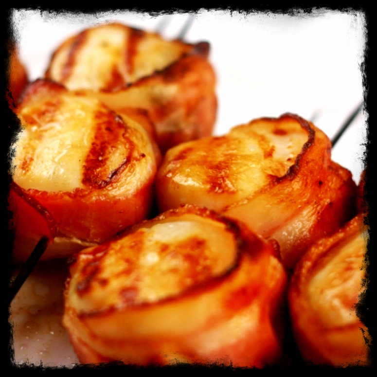 bacon wrapped grilled scallops