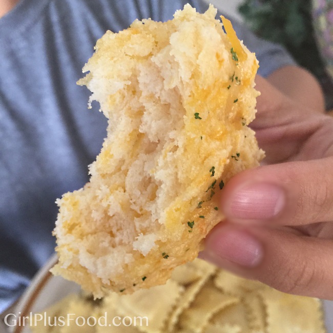 red-lobster-biscuits-closeup