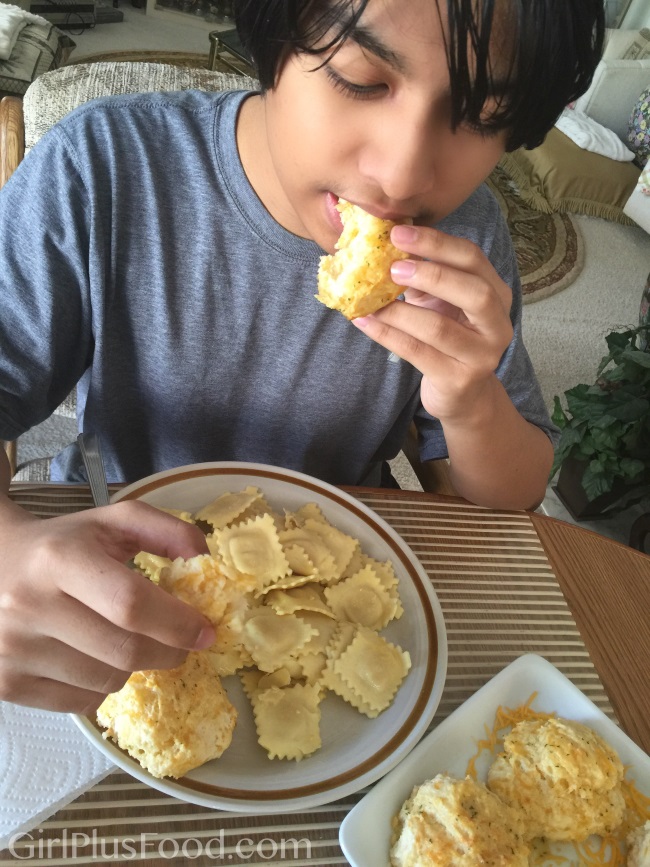 red-lobster-biscuits-jroc